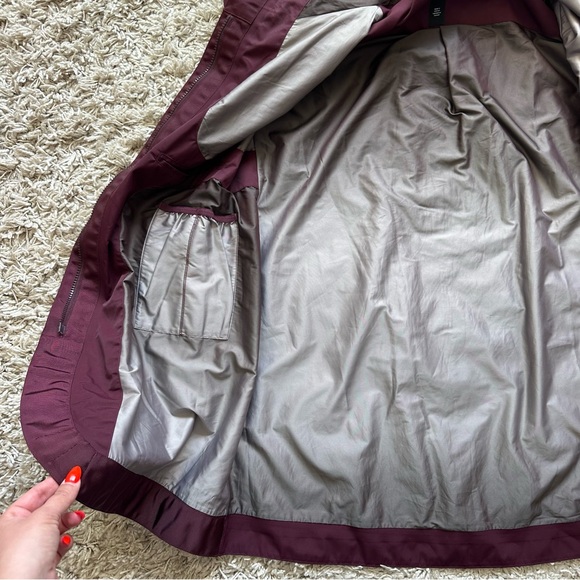 Lululemon Savasana Waterproof Jacket - Picture 8 of 12